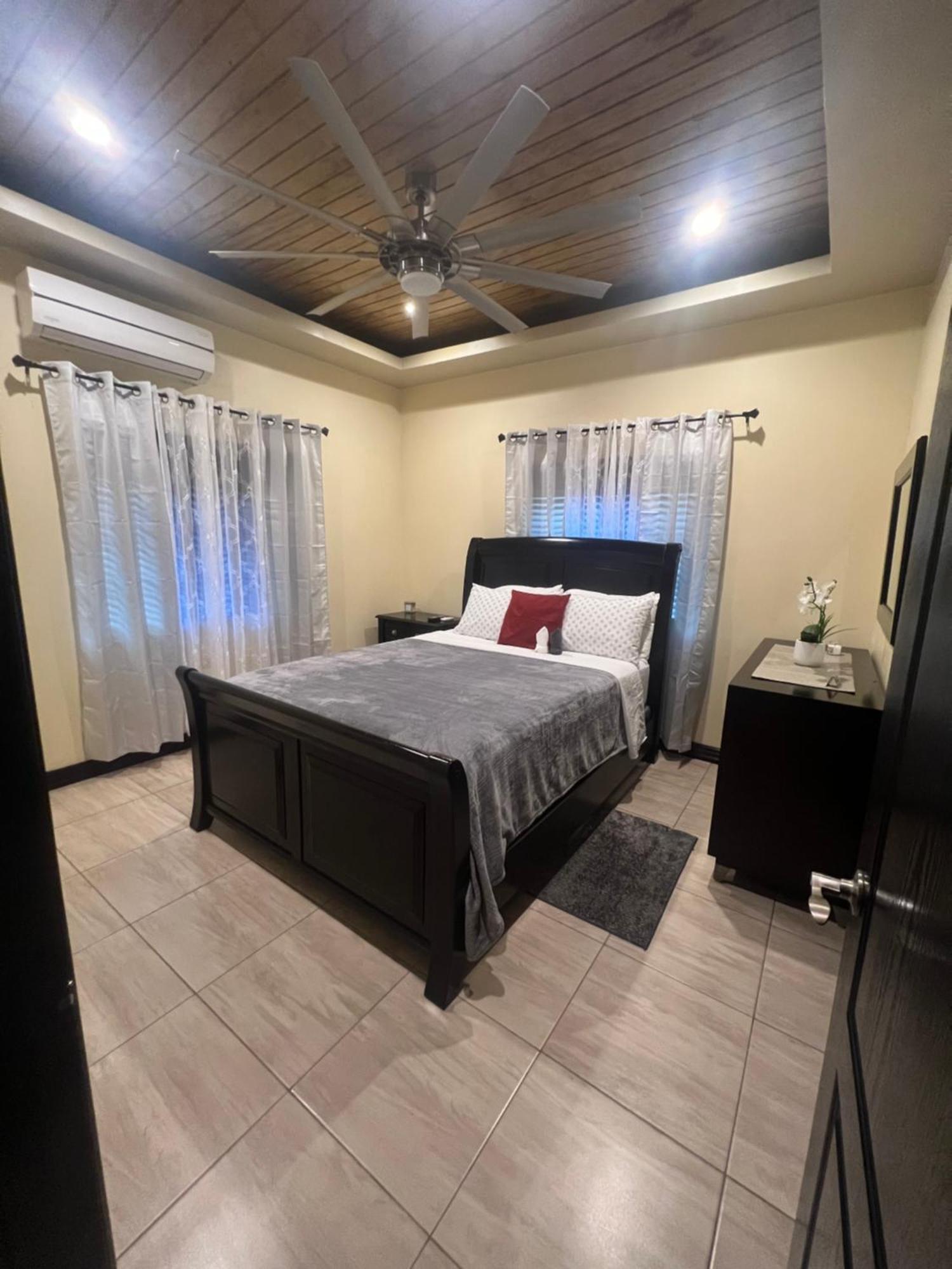 Kingston Oasis One Bedroom Buitenkant foto